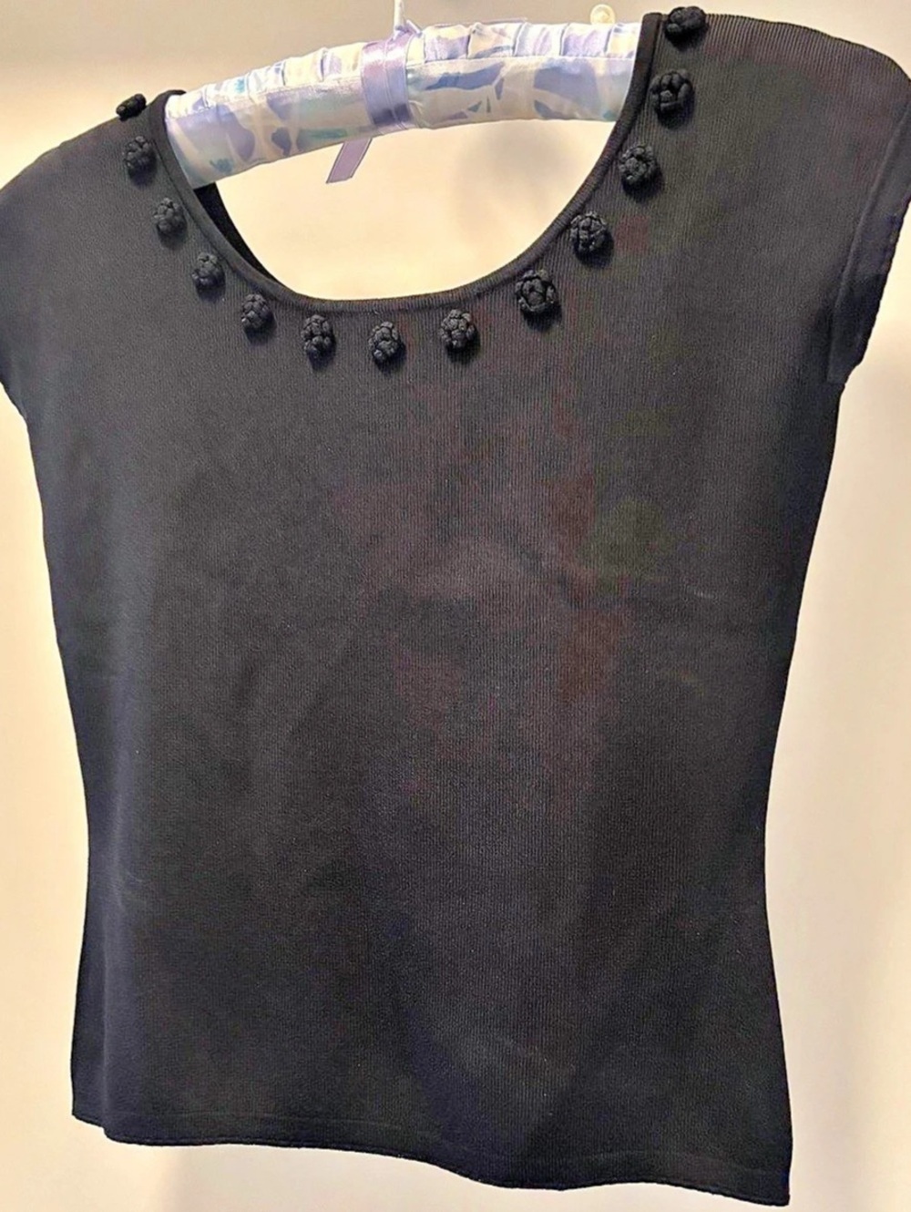 Cyrus Black Flower Detail Tank Top Size Medium